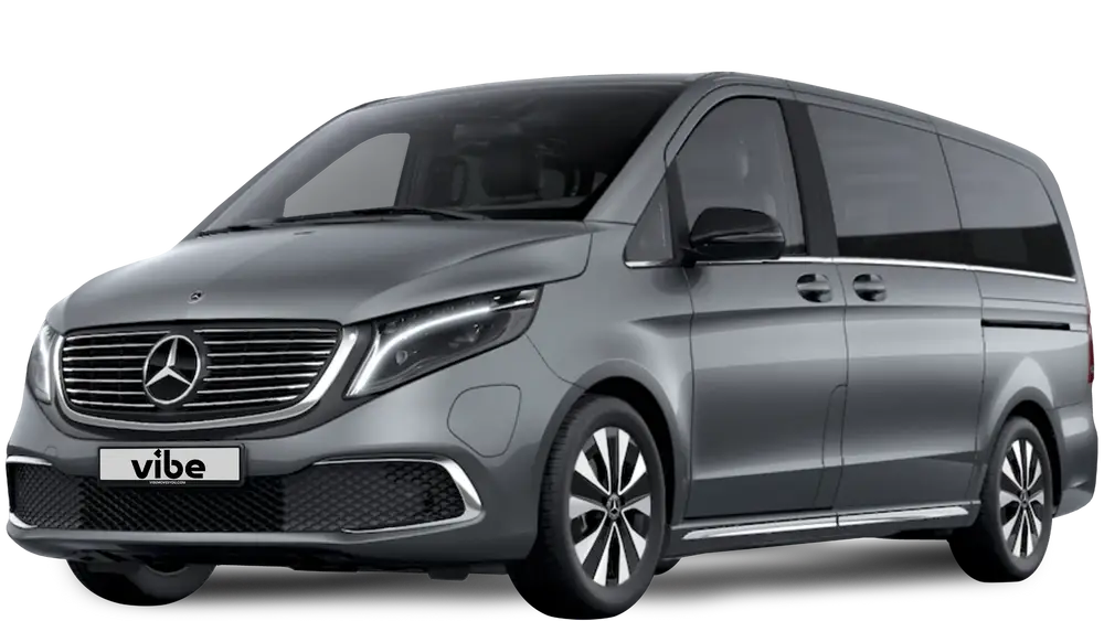 Silbergrauer Mercedes-Benz EQV mit vibe Kennzeichen, freigestellt vor transparentem Hintergrund.