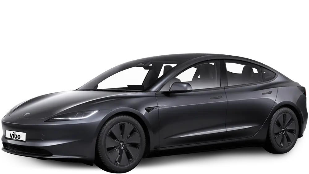 Tesla Model 3 Highland in Stealth Grey mit vibe Kennzeichen, freigestellt vor transparentem Hintergrund.