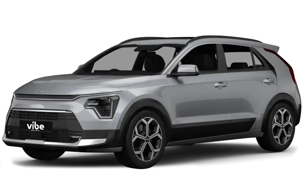 Kia Niro EV E-Auto in Steel Grey mit vibe Kennzeichen, freigestellt vor transparentem Hintergrund.