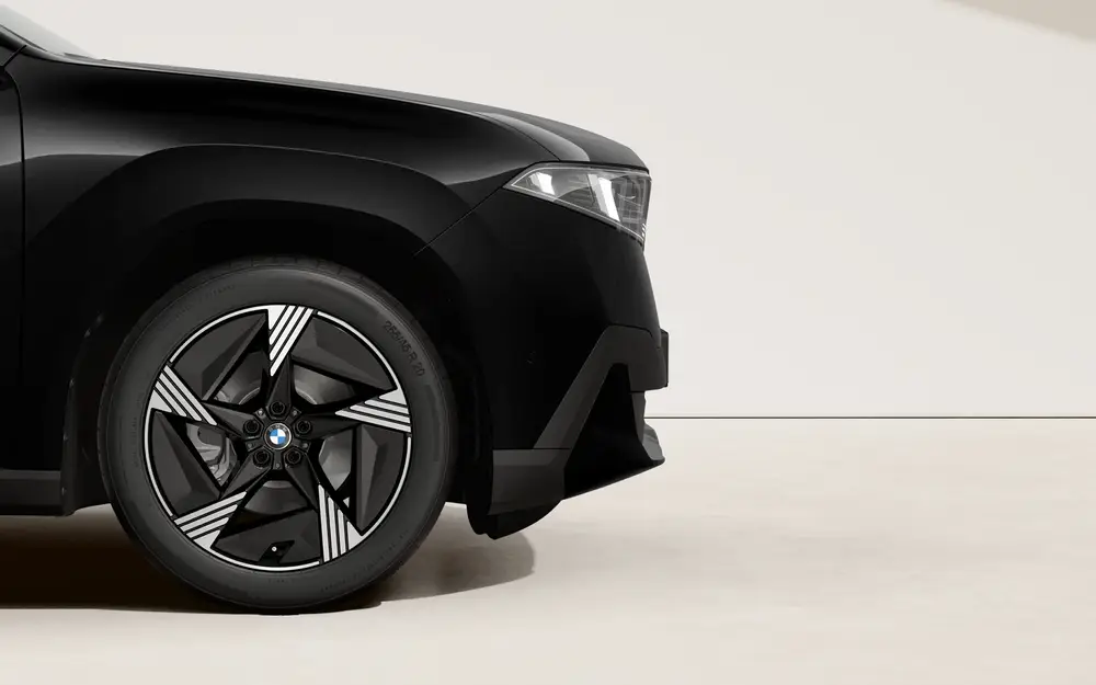 Schwarzer BMW iX3 neue Klasse.